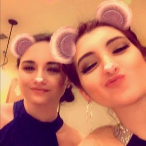 Meet your Posher, Addison